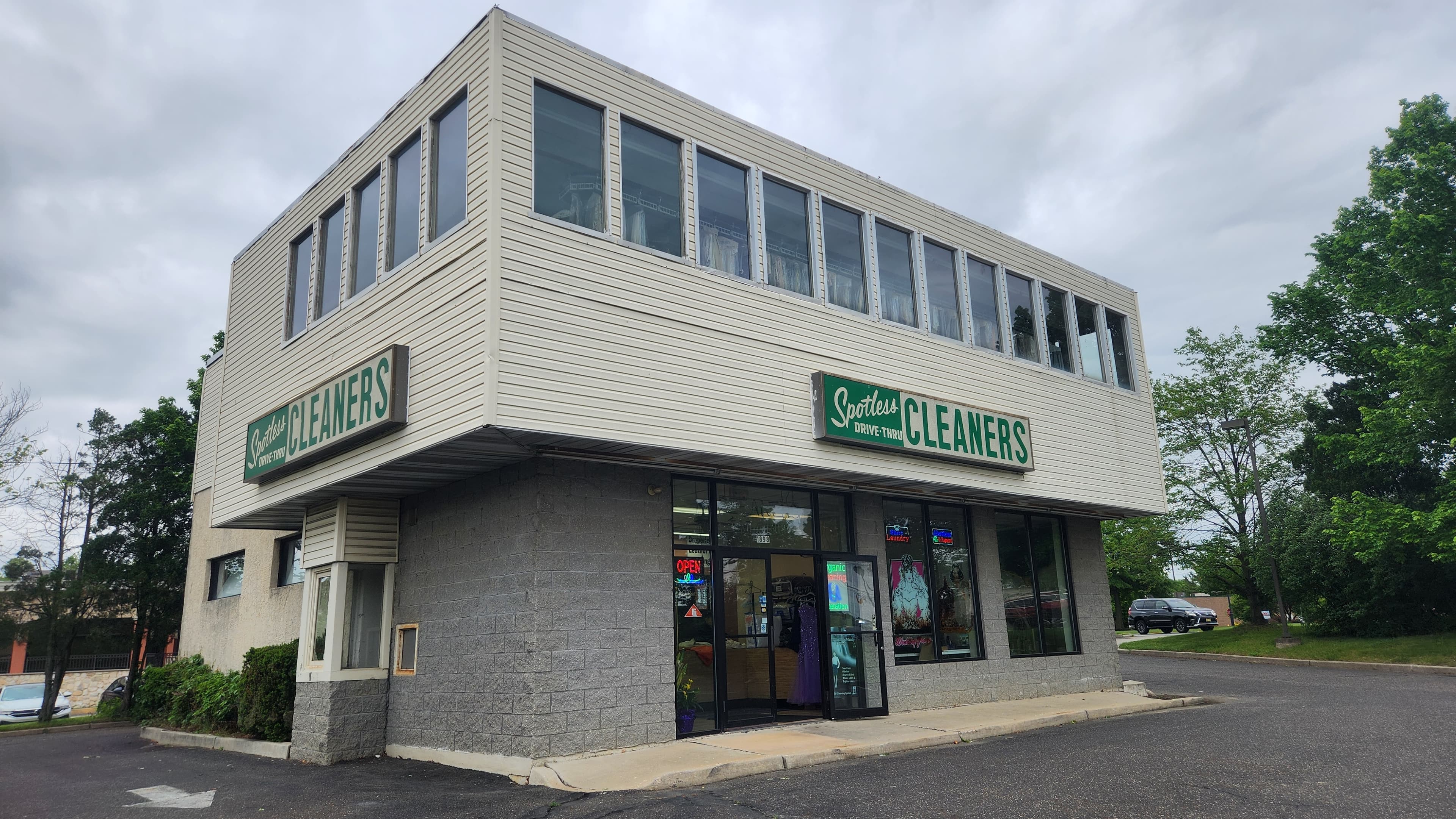 spotless cleaners building